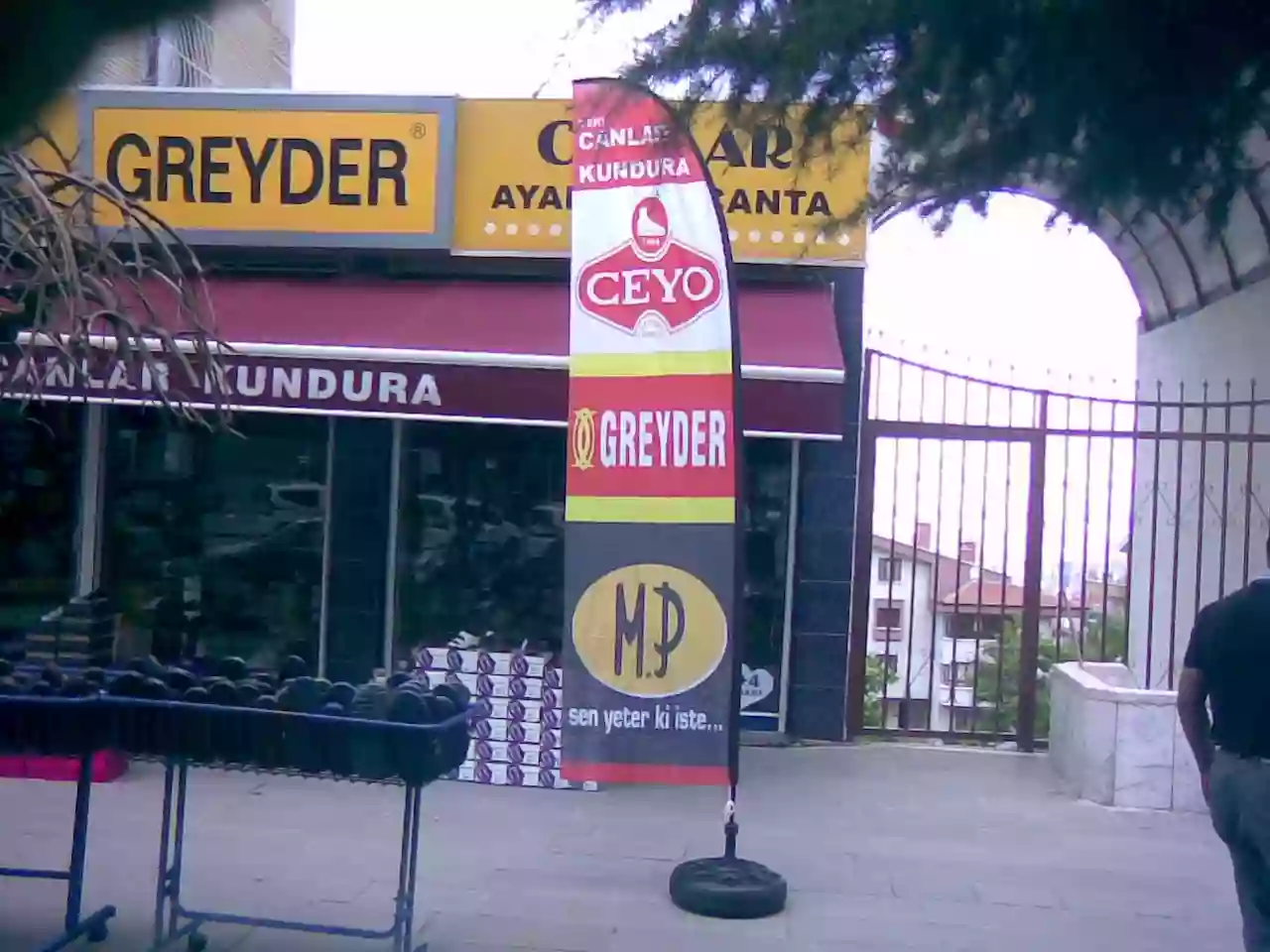 Ayakkabıcı Plaj Bayrağı Örnekleri